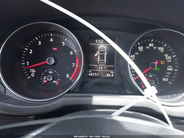 1VWJM7A36JC028733 Volkswagen 2018