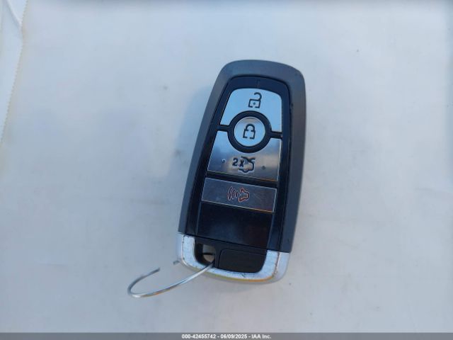 3FA6P0H73JR195428 Ford 2018