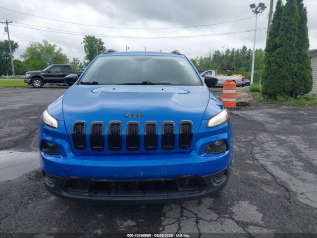 1C4PJLAB6HW617599 Jeep Cherokee Altitude Fwd