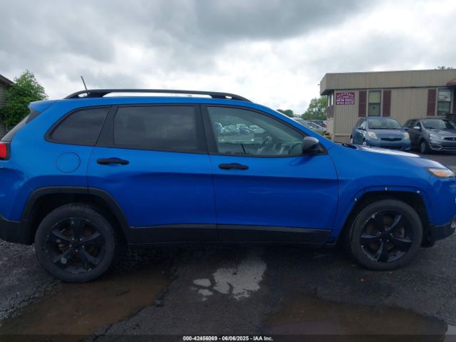 1C4PJLAB6HW617599 Jeep Cherokee Altitude Fwd