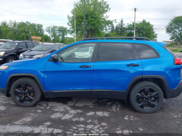 1C4PJLAB6HW617599 Jeep Cherokee Altitude Fwd