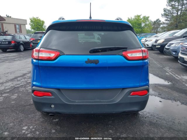 1C4PJLAB6HW617599 Jeep Cherokee Altitude Fwd