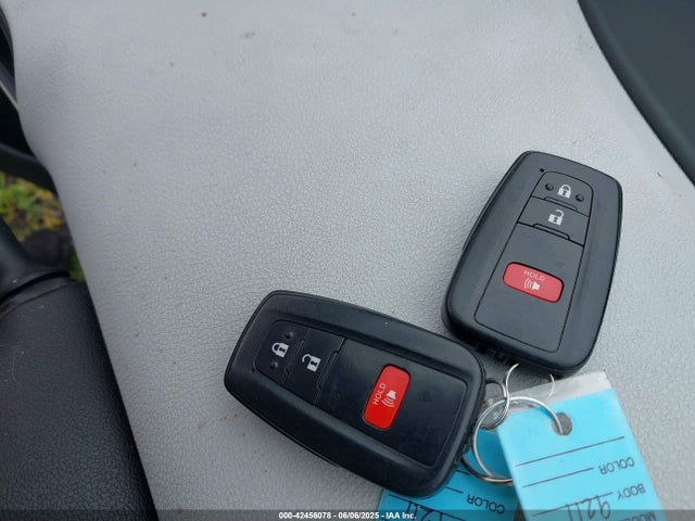 JTDKARFU2K3079211 Toyota Prius Le