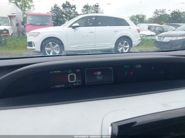 JTDKARFU2K3079211 Toyota Prius Le