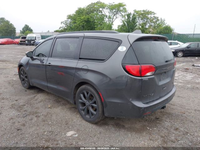 2018 CHRYSLER PACIFICA 2C4RC1GG2JR351264 Photo 2