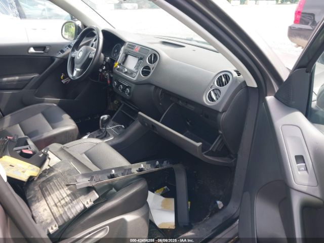 2011 VOLKSWAGEN TIGUAN WVGBV7AX9BW540019 Photo 4