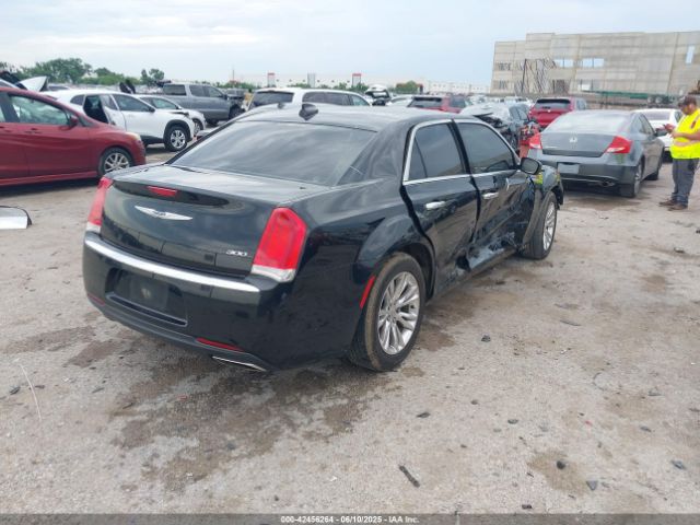 2019 CHRYSLER 300 2C3CCAAG6KH610400 Photo 3