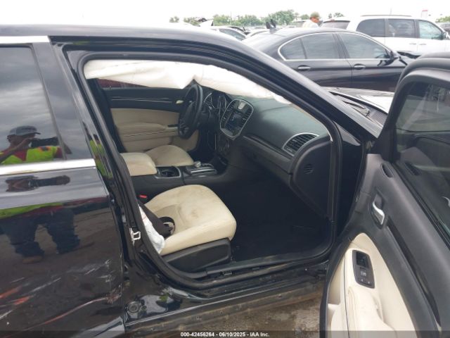 2019 CHRYSLER 300 2C3CCAAG6KH610400 Photo 4