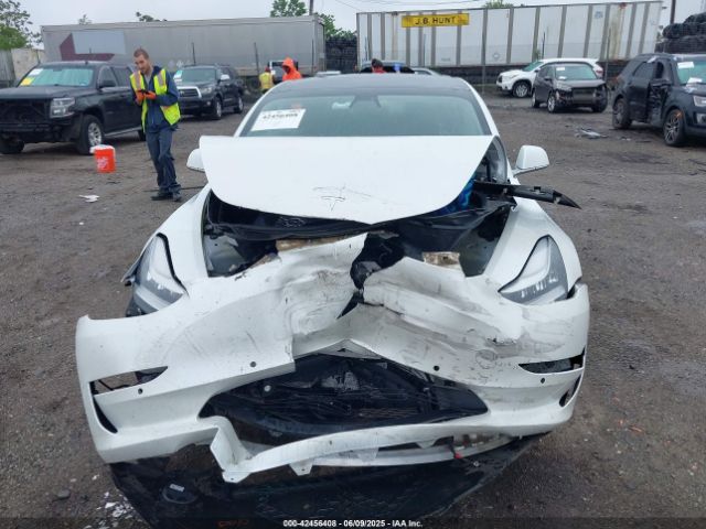 5YJ3E1EA3LF659136 Tesla 2020