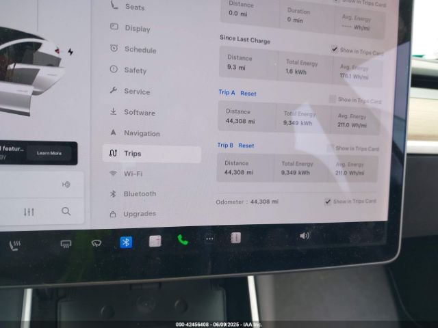 5YJ3E1EA3LF659136 Tesla 2020