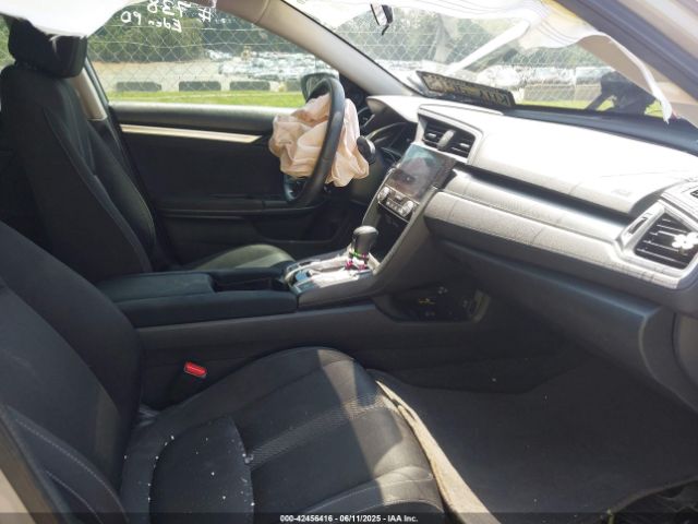 2018 HONDA CIVIC 2HGFC2F78JH551373 Photo 4