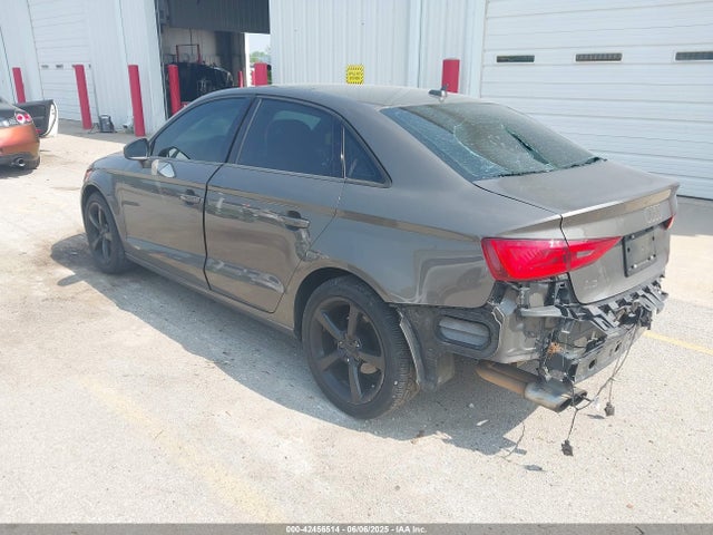 2016 AUDI A3 WAUA7GFF0G1065436 Photo 2