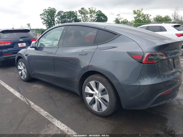 2023 TESLA MODEL Y 7SAYGDEE1PF879016 Photo 2