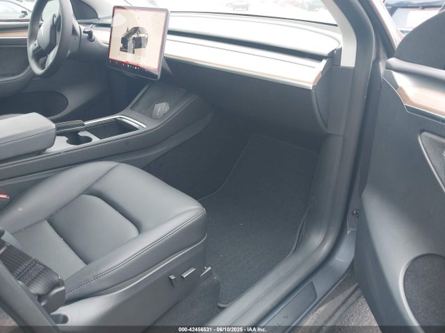 2023 TESLA MODEL Y 7SAYGDEE1PF879016 Photo 4