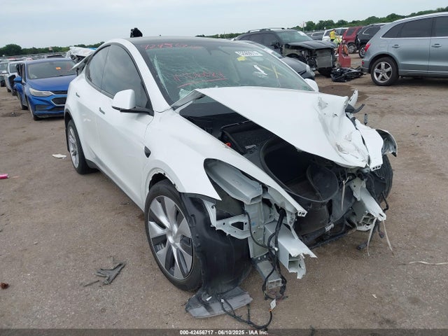 2024 TESLA MODEL Y 7SAYGDEE7RA274787 Photo 0
