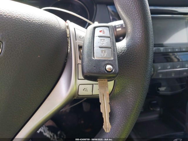 JN8AT2MT7GW029650 Nissan ROGUE S