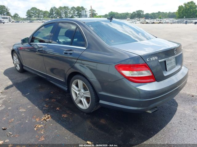2011 MERCEDES-BENZ C 300 WDDGF8BB0BR143898 Photo 2