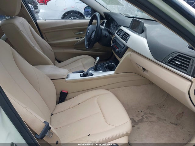 WBA3C3C53EK200294 BMW 320i Xdrive