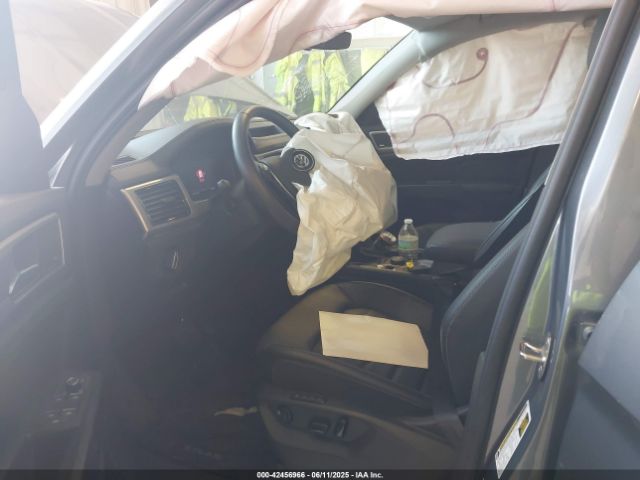 2019 VOLKSWAGEN ATLAS 1V2NR2CAXKC611746 Photo 4