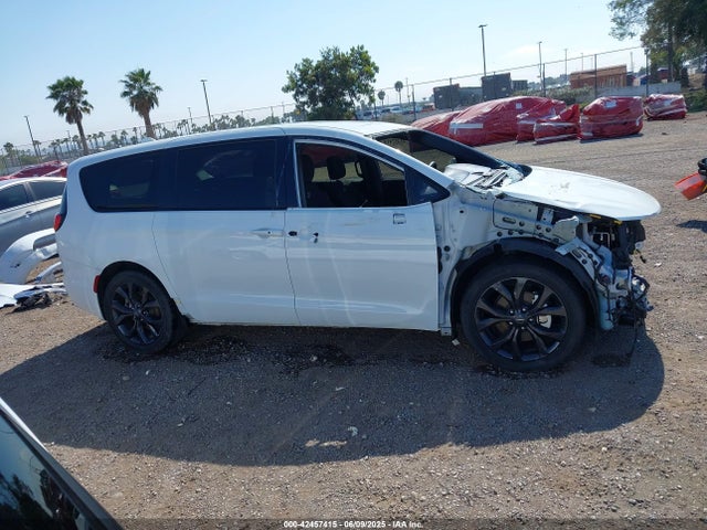 2C4RC1FG4KR738580 Chrysler Pacifica