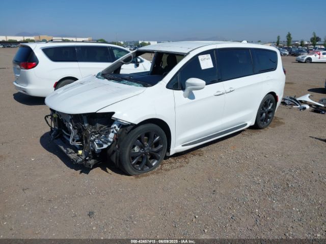 2019 CHRYSLER PACIFICA 2C4RC1FG4KR738580 Photo 1