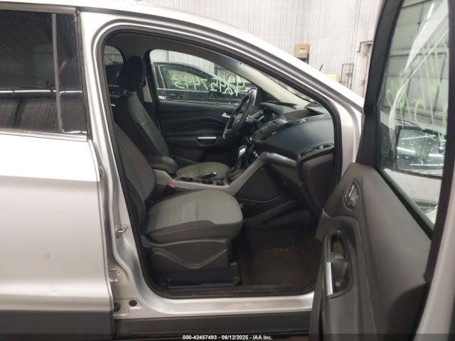 1FMCU9G98FUB81310 Ford ESCAPE SE