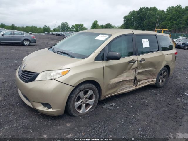 2014 TOYOTA SIENNA 5TDZK3DC2ES522589 Photo 1