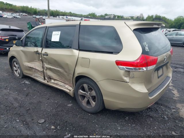 2014 TOYOTA SIENNA 5TDZK3DC2ES522589 Photo 2