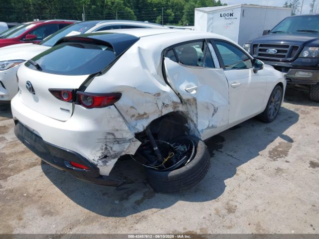 2021 MAZDA MAZDA3 HATCHBACK JM1BPBLL6M1328674 Photo 3