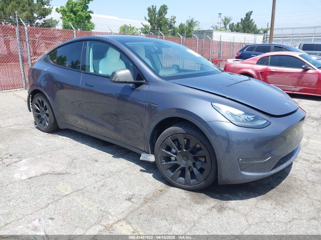 2022 TESLA MODEL Y 7SAYGAEE2NF358401 Photo 0