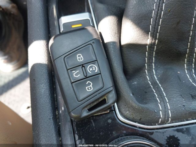 2022 VOLKSWAGEN TIGUAN 3VV8B7AX0NM007523 Photo 10