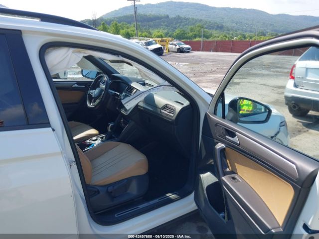 2022 VOLKSWAGEN TIGUAN 3VV8B7AX0NM007523 Photo 4
