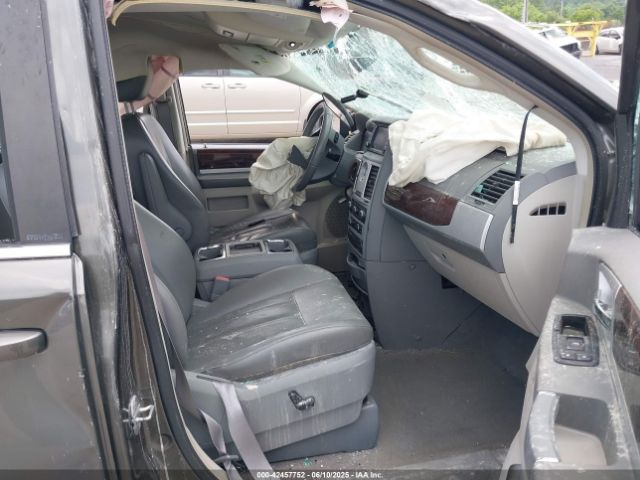 2010 CHRYSLER TOWN & COUNTRY 2A4RR5D19AR253803 Photo 4