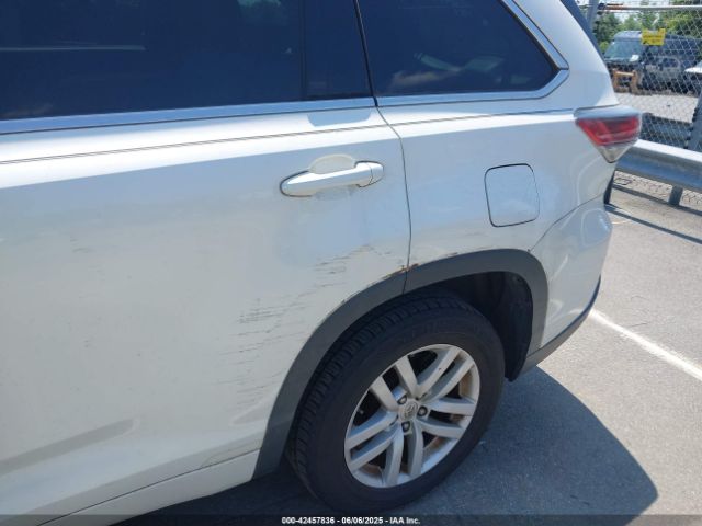 5TDZARFH8ES006333 Toyota Highlander Le