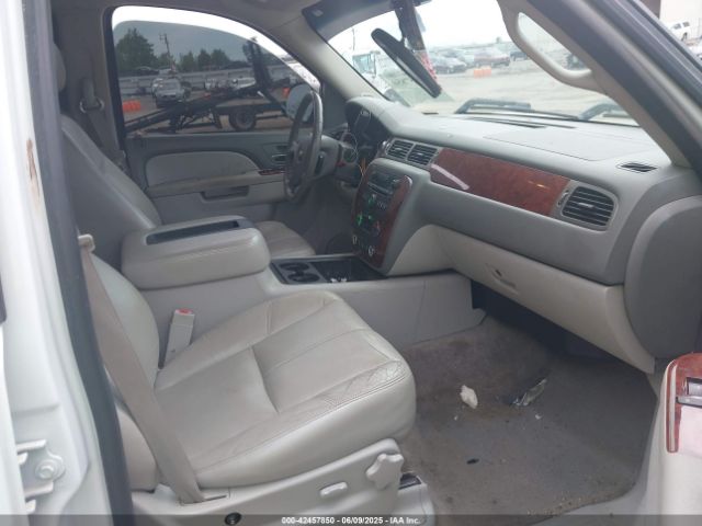 2011 CHEVROLET TAHOE 1GNSKBE08BR345807 Photo 4