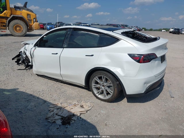 2023 TESLA MODEL Y 7SAYGDEEXPA034663 Photo 2