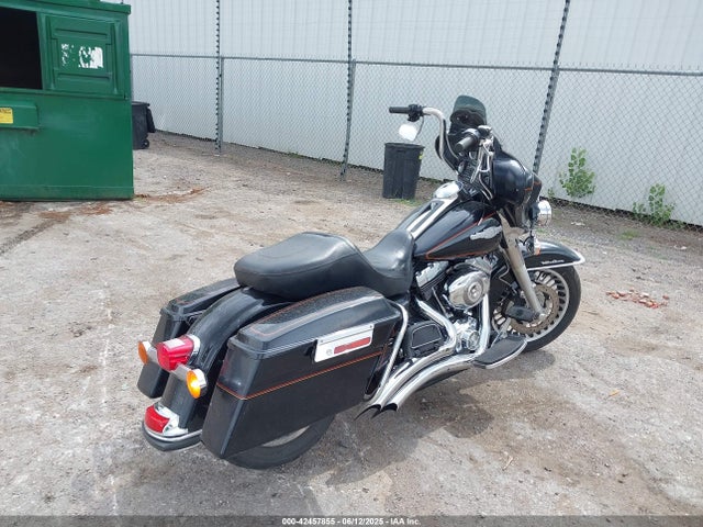 2009 HARLEY-DAVIDSON FLHTCU 1HD1FL4189Y636122 Photo 3