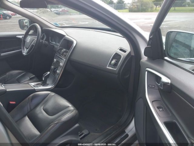 2017 VOLVO XC60 YV440MRR0H2107735 Photo 4