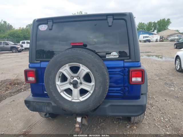 1C4HJXDG2KW572400 Jeep Wrangler Unlimited Sport S 4x4