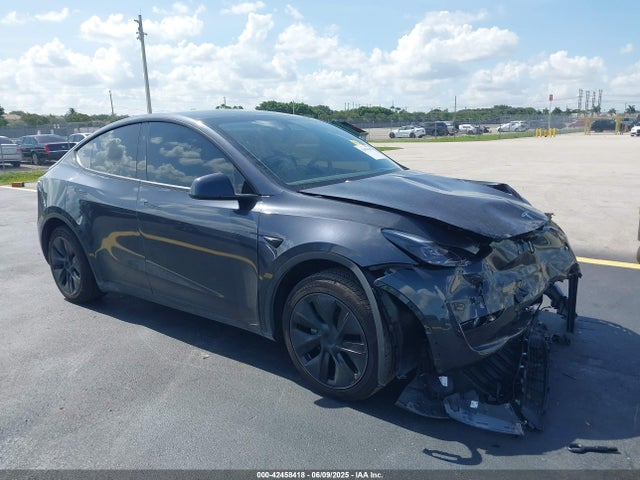 2025 TESLA MODEL Y 7SAYGDED6SF261478 Photo 0