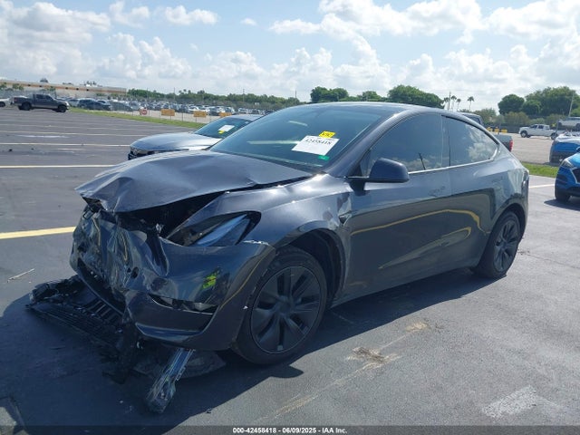 2025 TESLA MODEL Y 7SAYGDED6SF261478 Photo 1