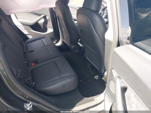 2025 TESLA MODEL Y 7SAYGDED6SF261478 Photo 7