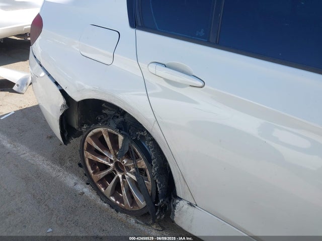 WBA8E1G30HNU16832 BMW 2017