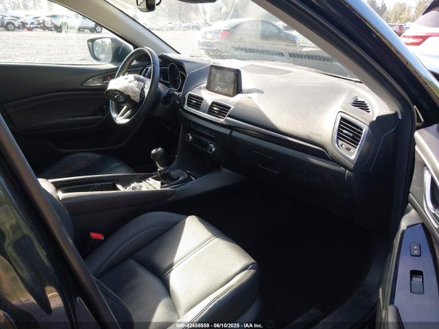 3MZBN1M38JM173555 Mazda py