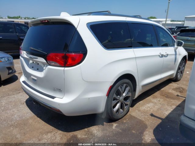 2018 CHRYSLER PACIFICA 2C4RC1GG5JR104532 Photo 3
