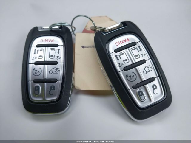 2025 CHRYSLER PACIFICA 2C4RC1GG7SR527114 Photo 10