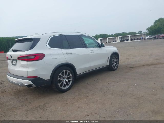 2019 BMW X5 5UXCR6C59KLL11374 Photo 3