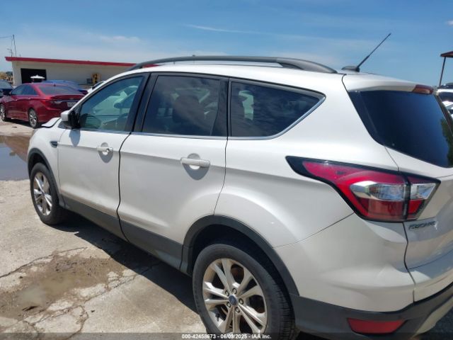 1FMCU0GD6HUE69099 Ford ESCAPE SE