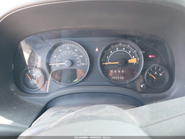 1C4NJRFB4ED799037 Jeep 2014