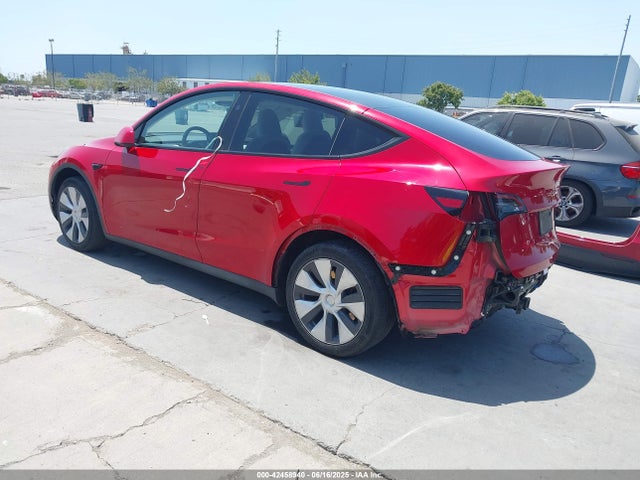 2023 TESLA MODEL Y 7SAYGDEE1PF884118 Photo 2
